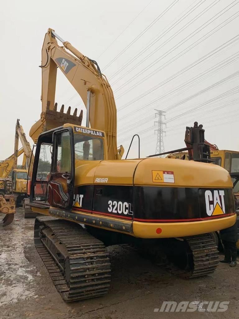 CAT 320C حفارات زحافة