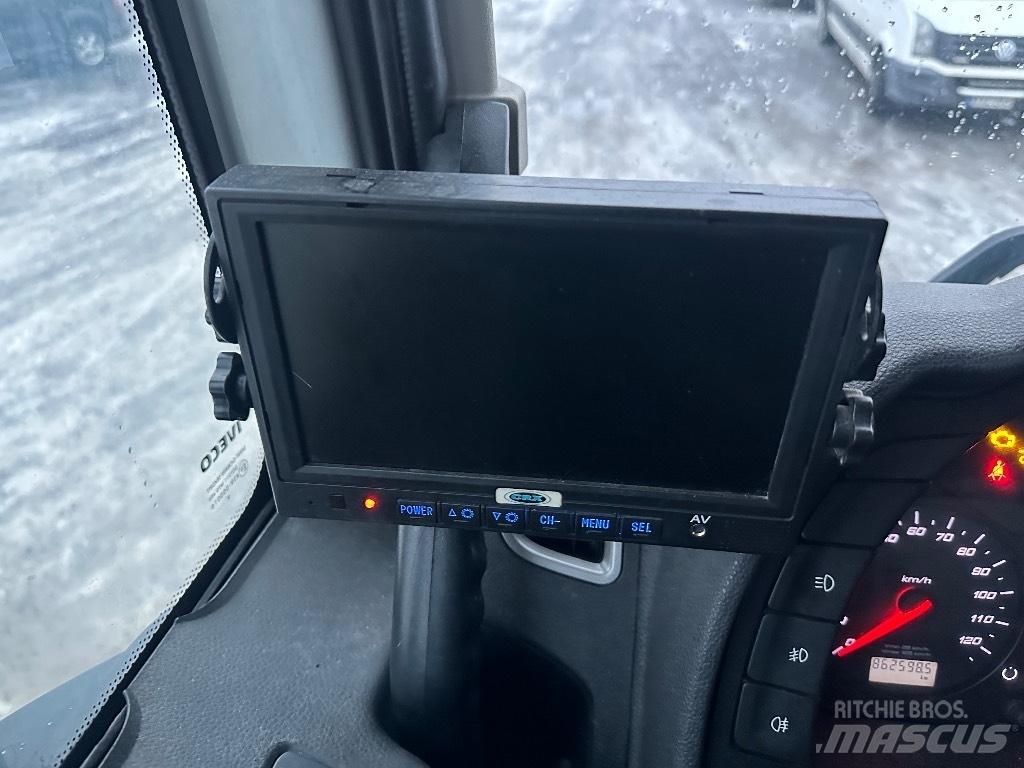 Iveco X-Way 560 8x2 شاحنات الرافعات الخطافية