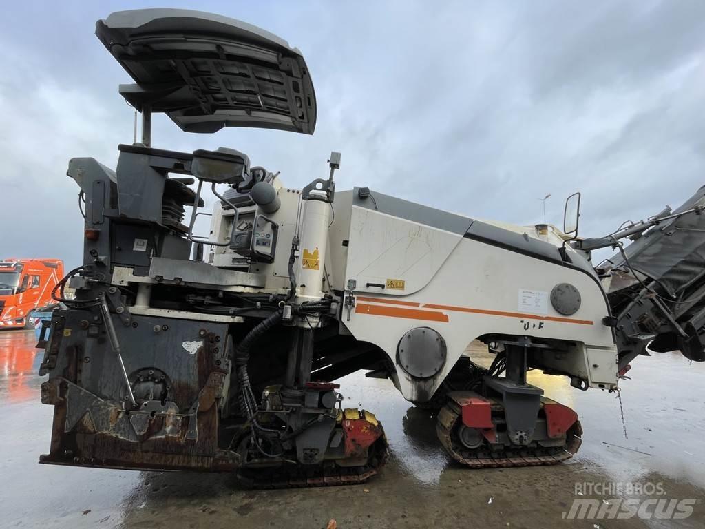Wirtgen W 100 F ماكينات الكشط البارد للأسفلت