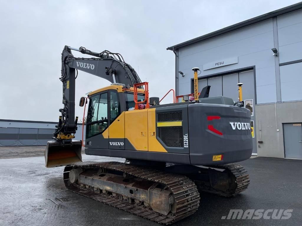 Volvo EC 220 E حفارات زحافة