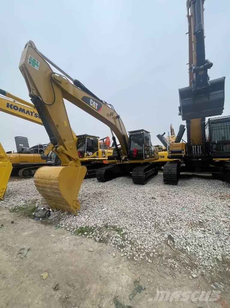 CAT 329 D حفارات زحافة