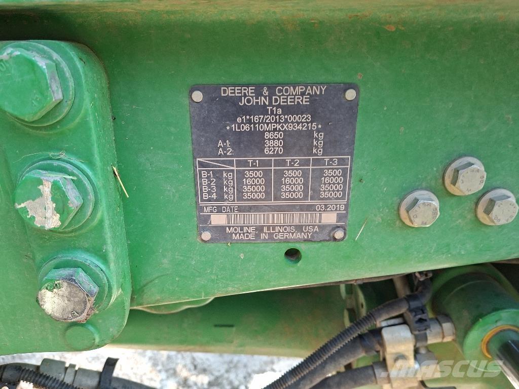 John Deere 6110M الجرارات
