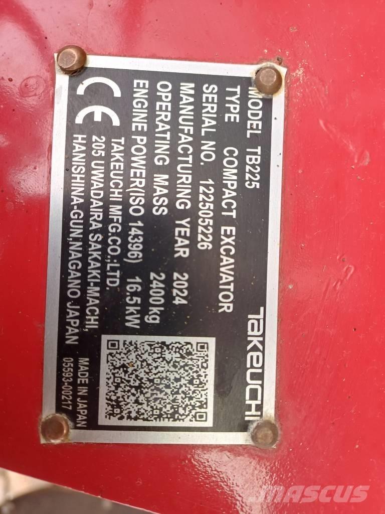 Takeuchi TB 225 حفارات صغيرة أقل من 7 طن (حفارات صغيرة)