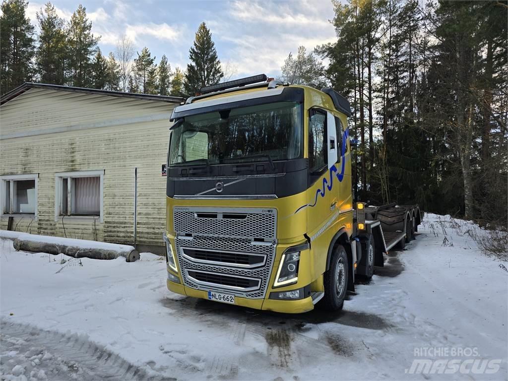 Volvo FH 16 750 شاحنات نقل آلة الغابات