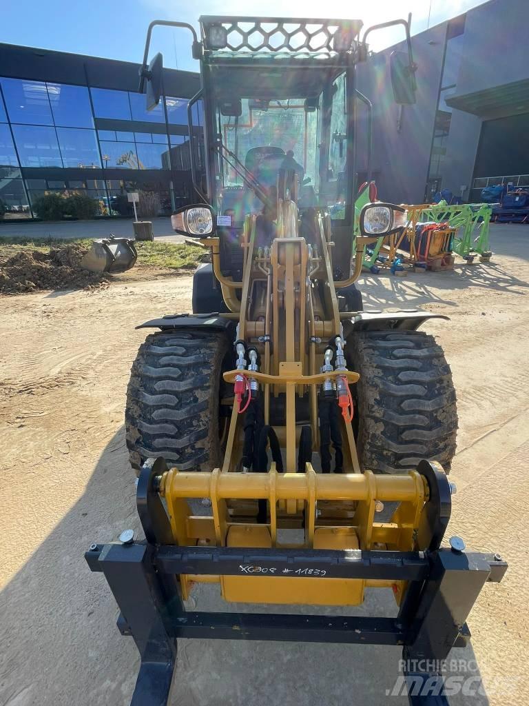 XCMG XC908 لوادر انزلاقية التوجيه
