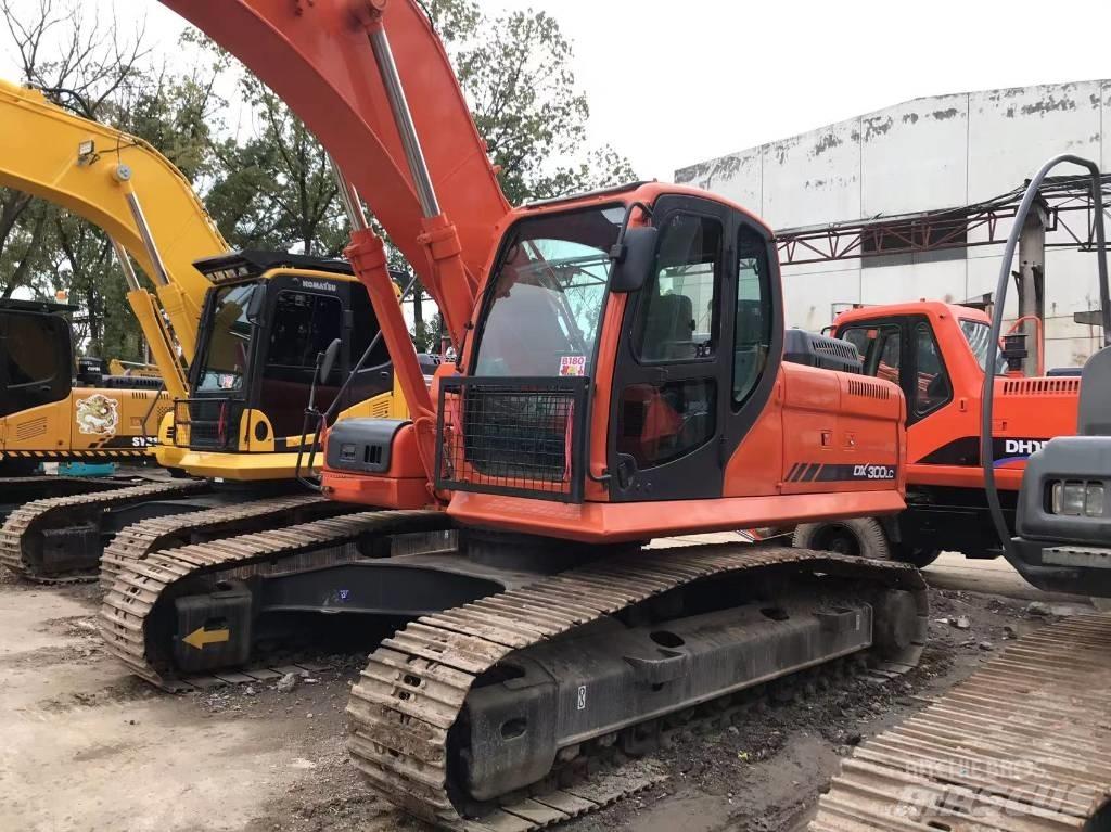 Doosan dx300 حفارات زحافة