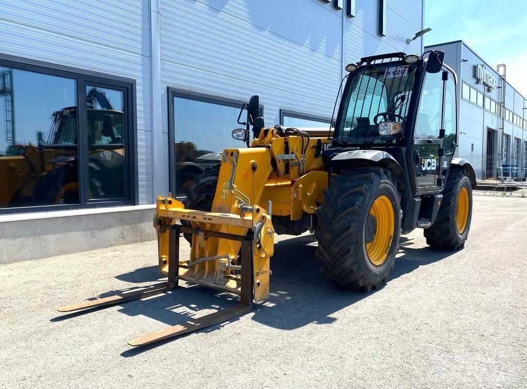 JCB 535-95 مناولات متداخلة