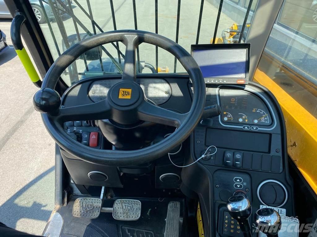 JCB 535-95 مناولات متداخلة