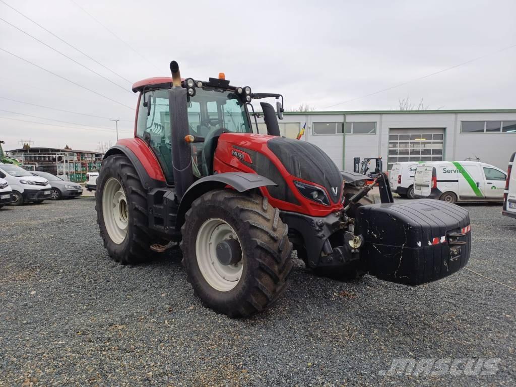 Valtra T 234 الجرارات