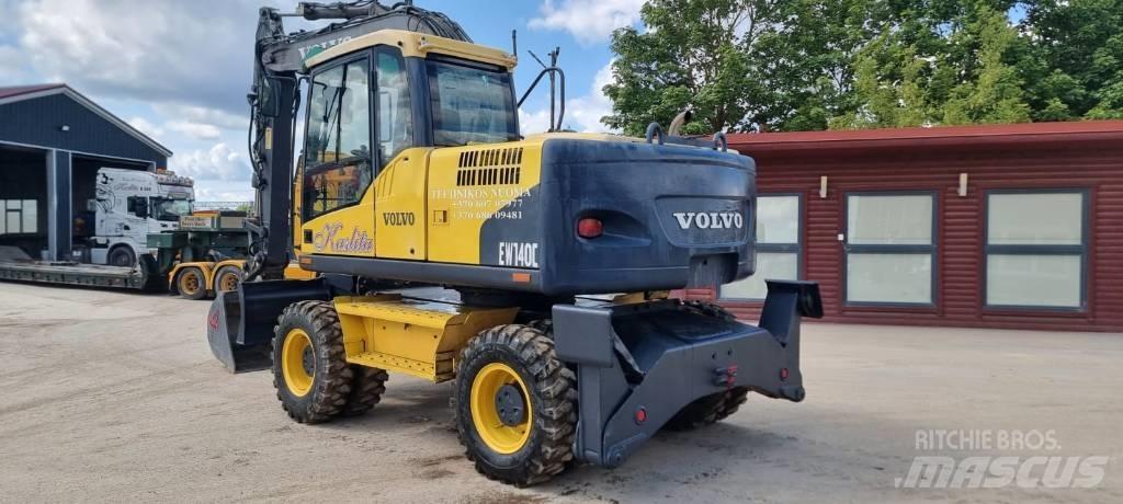 Volvo EW 140 C حفارات بعجل