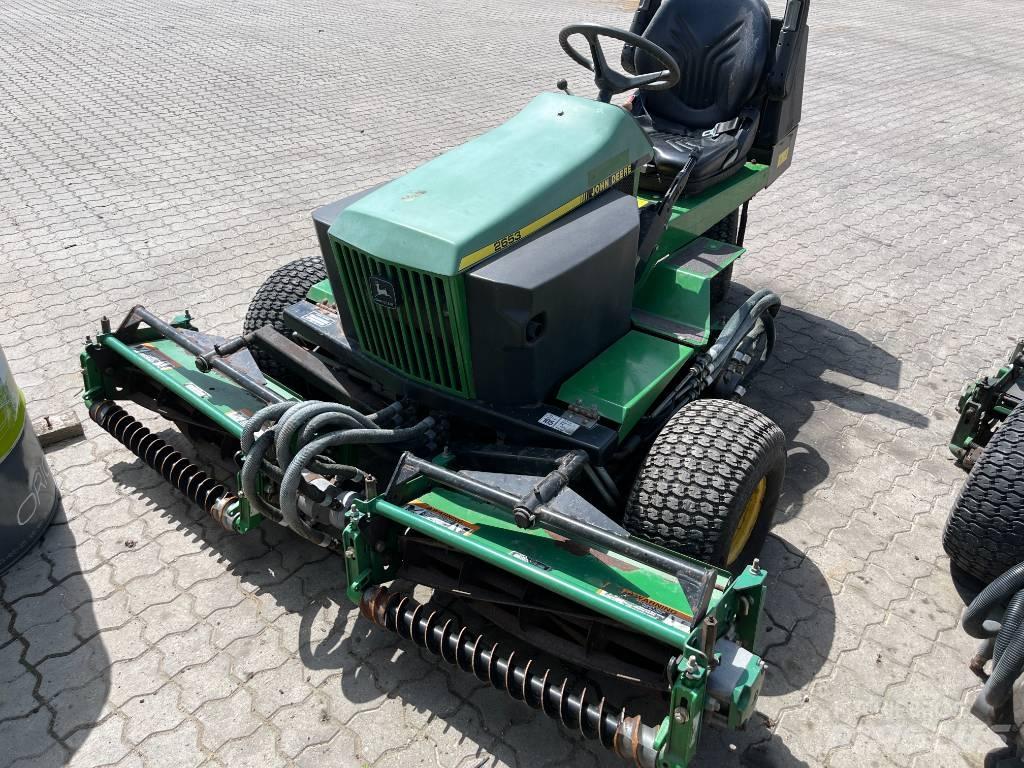 John Deere 2653 ركوب الحشائش