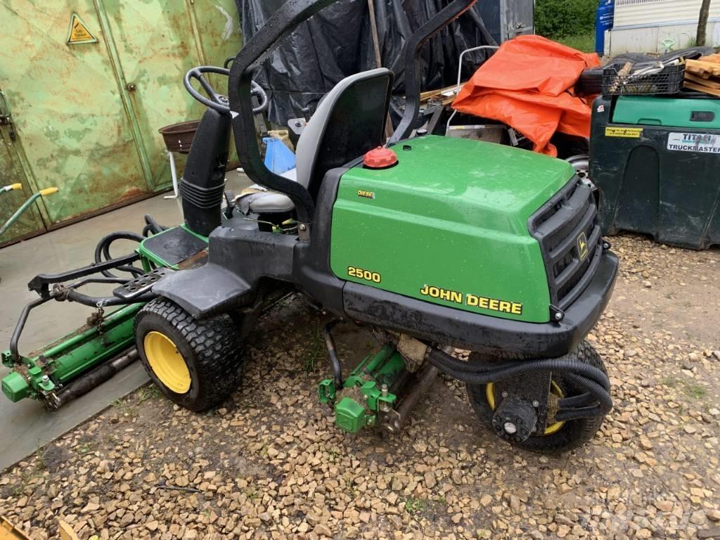 John Deere 2500 محشات الخضر