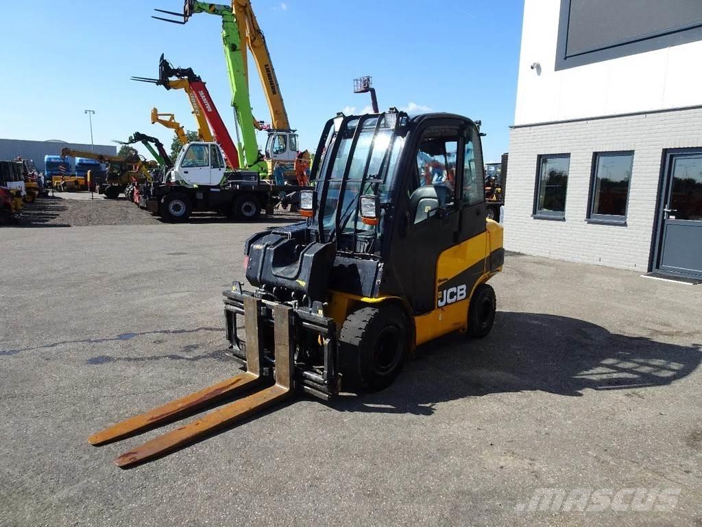 JCB TLT30D مناولات متداخلة