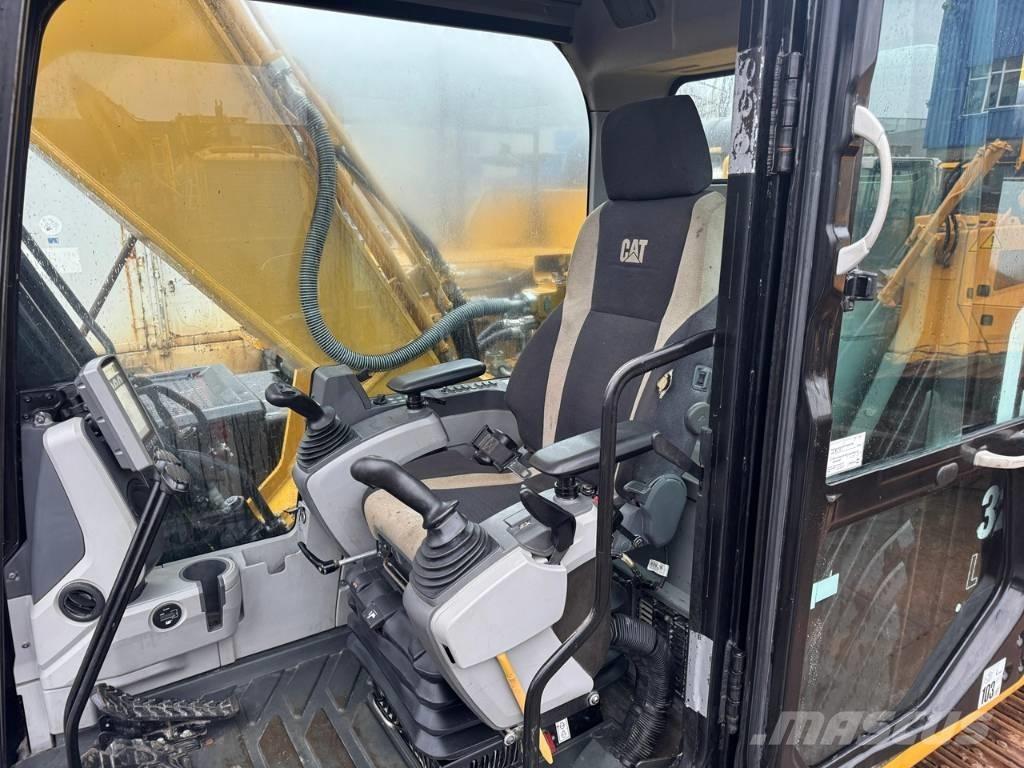 CAT 324 EL حفارات زحافة