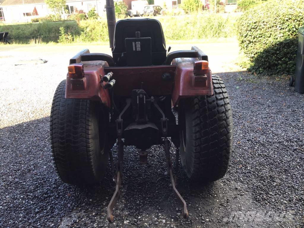 Case IH 255 الجرارات