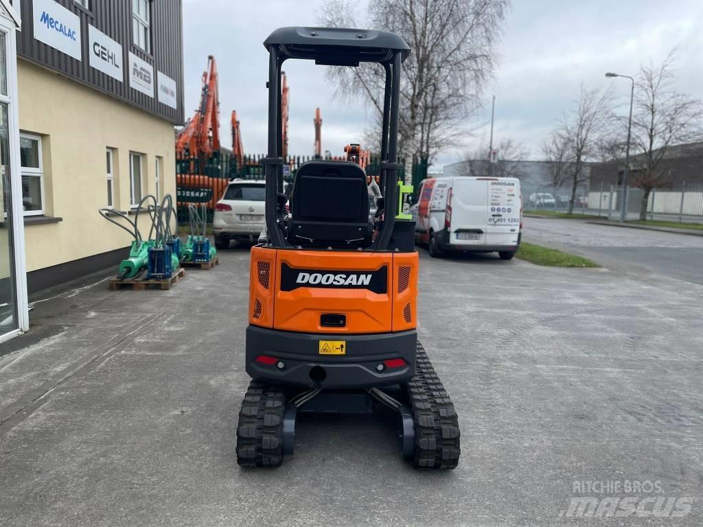 Develon DX 20 Z-7 حفارات صغيرة أقل من 7 طن (حفارات صغيرة)