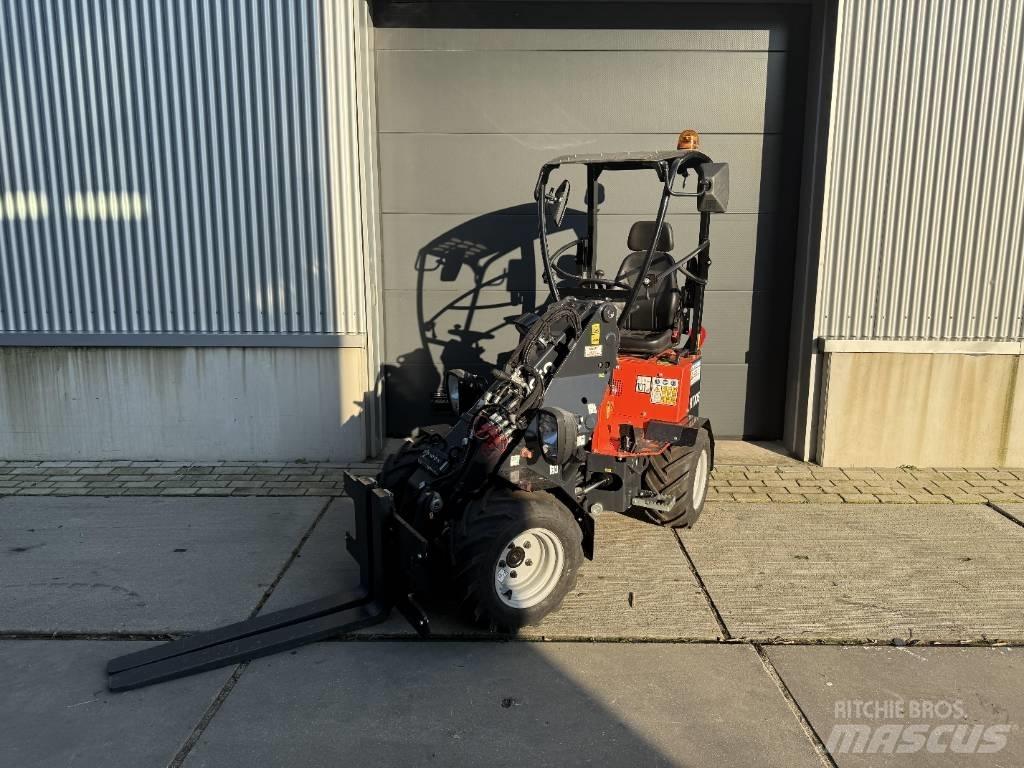 Kubota RT105T-2 ماكينات وملحقات مواش أخرى