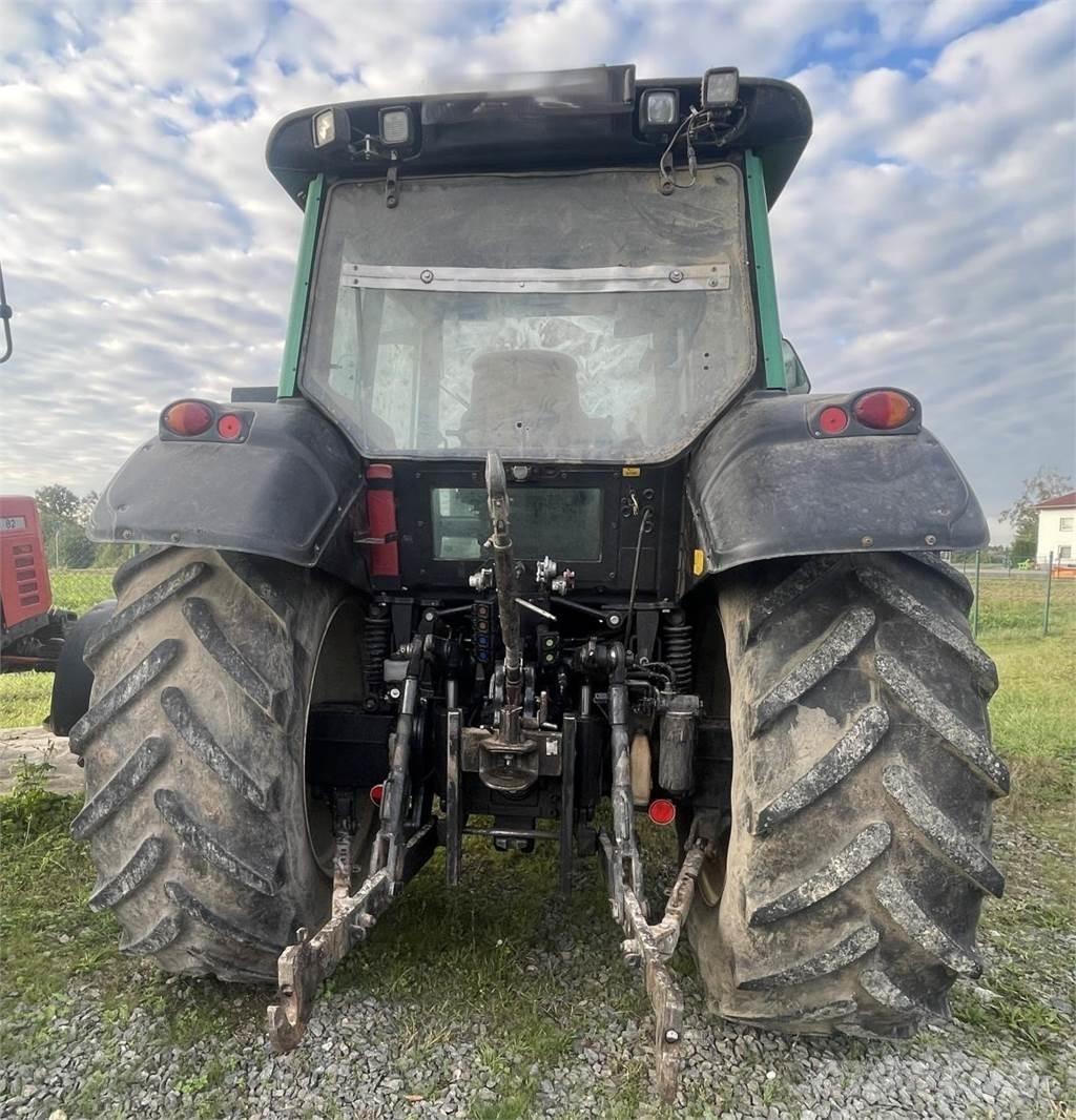 Valtra N 141 H الجرارات