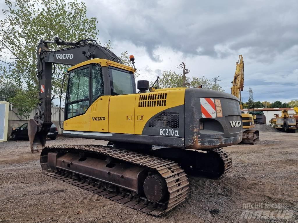Volvo EC 210 C L حفارات زحافة