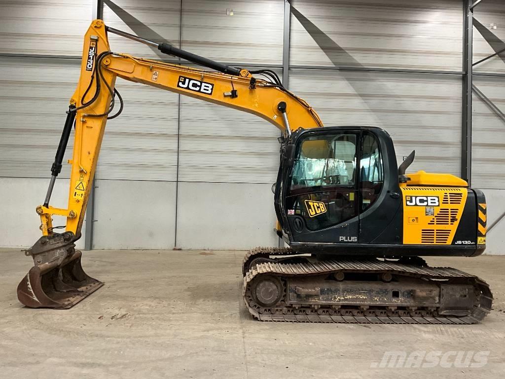 JCB JS 130 LC حفارات زحافة