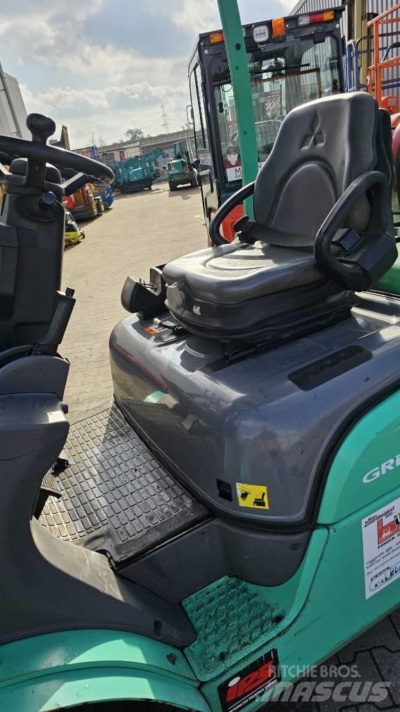 Mitsubishi FG 35 N شاحنات LPG