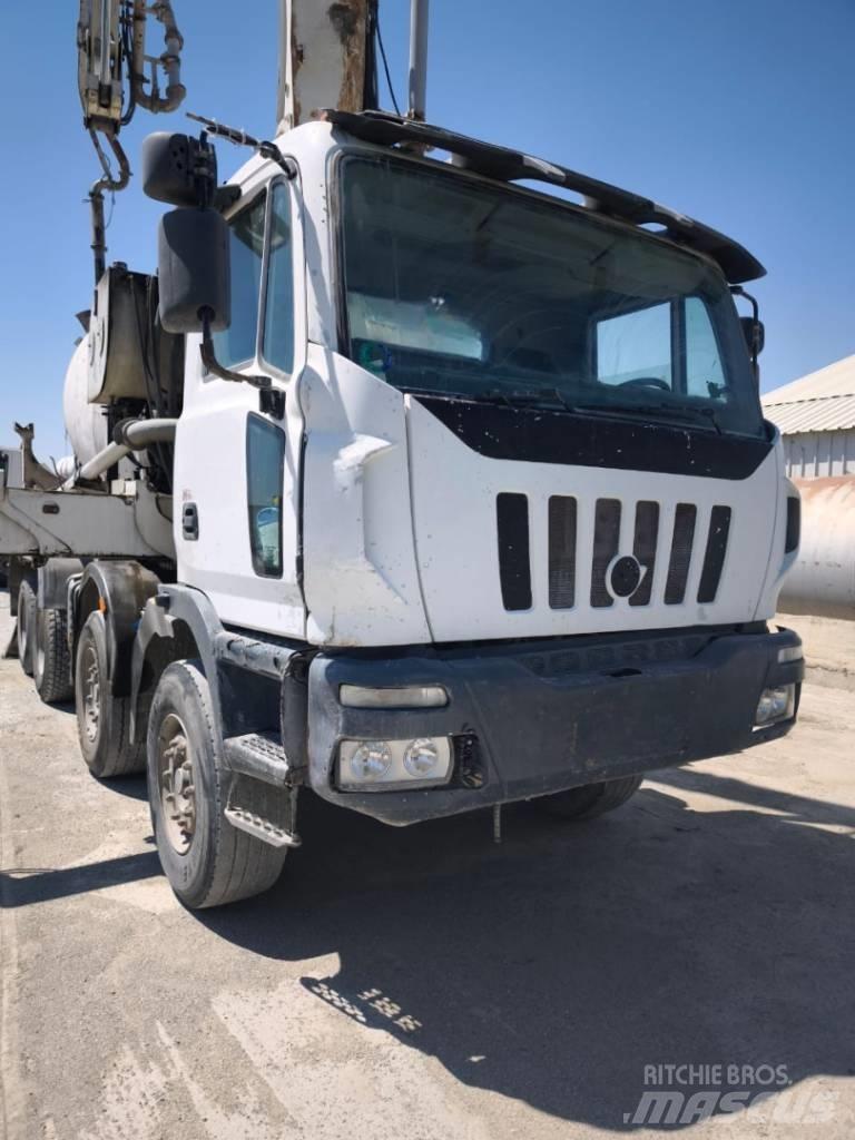 Astra Betonpompa شاحنات خرسانة