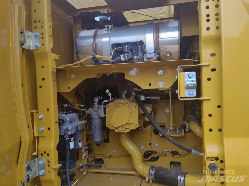 CAT 320 GC حفارات زحافة