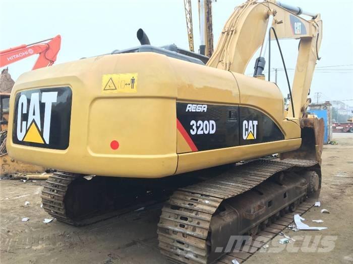 CAT 320 D حفارات زحافة