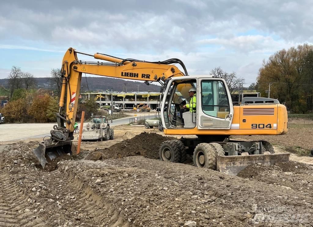 Liebherr A-904 900 حفارات بعجل
