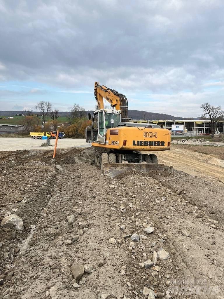 Liebherr A-904 900 حفارات بعجل