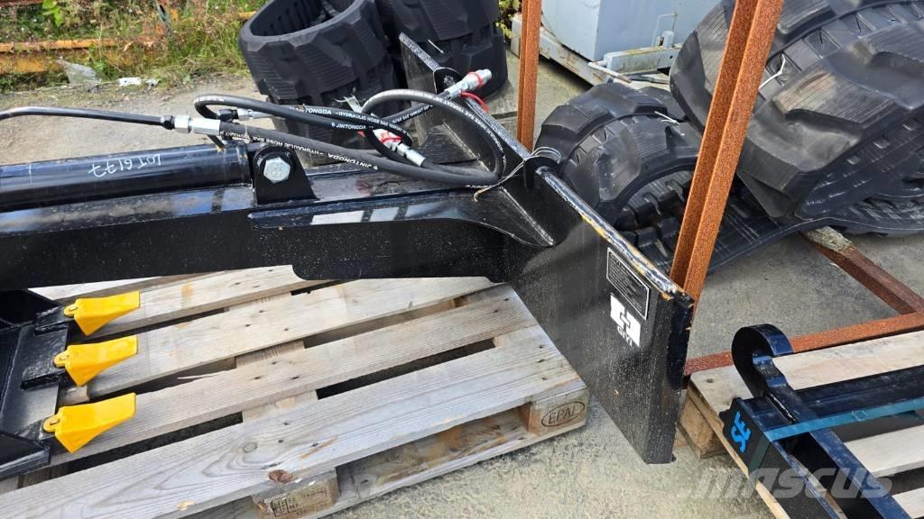  Grävarm Avant bobcat لوادر انزلاقية التوجيه