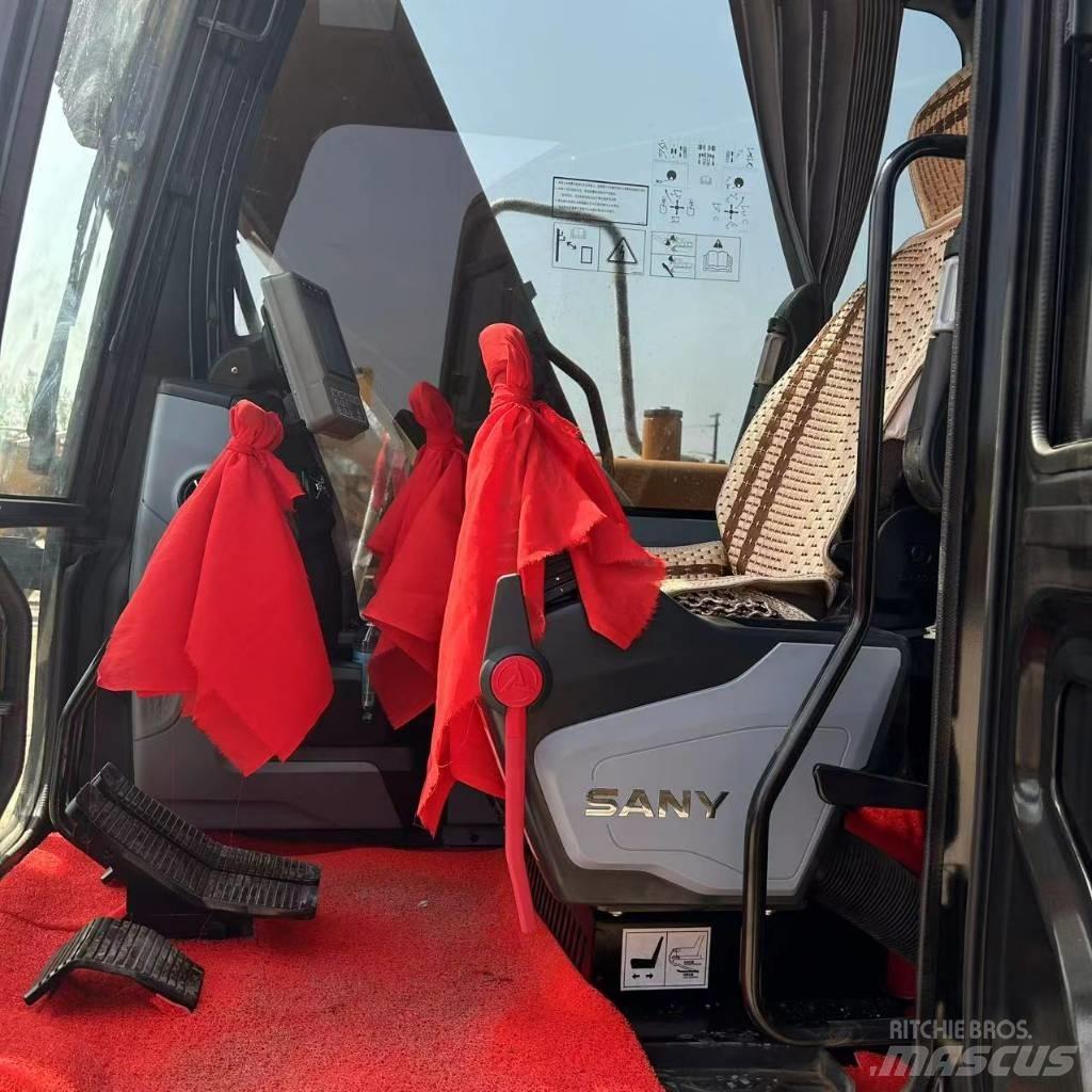 Sany 135C حفارات زحافة