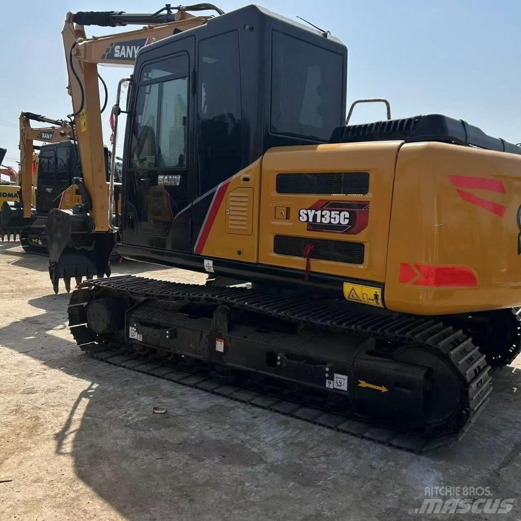 Sany 135C حفارات زحافة