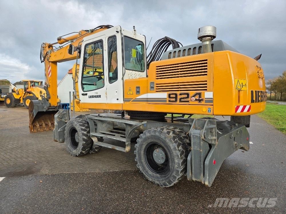 Liebherr A924B حفارات بعجل
