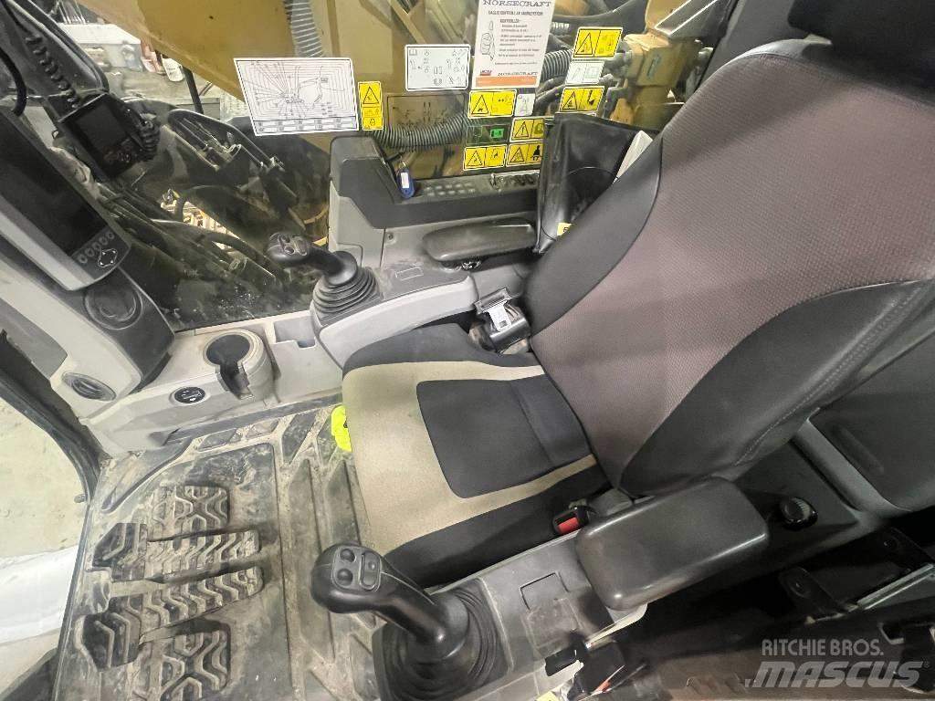 CAT 324 EL حفارات زحافة