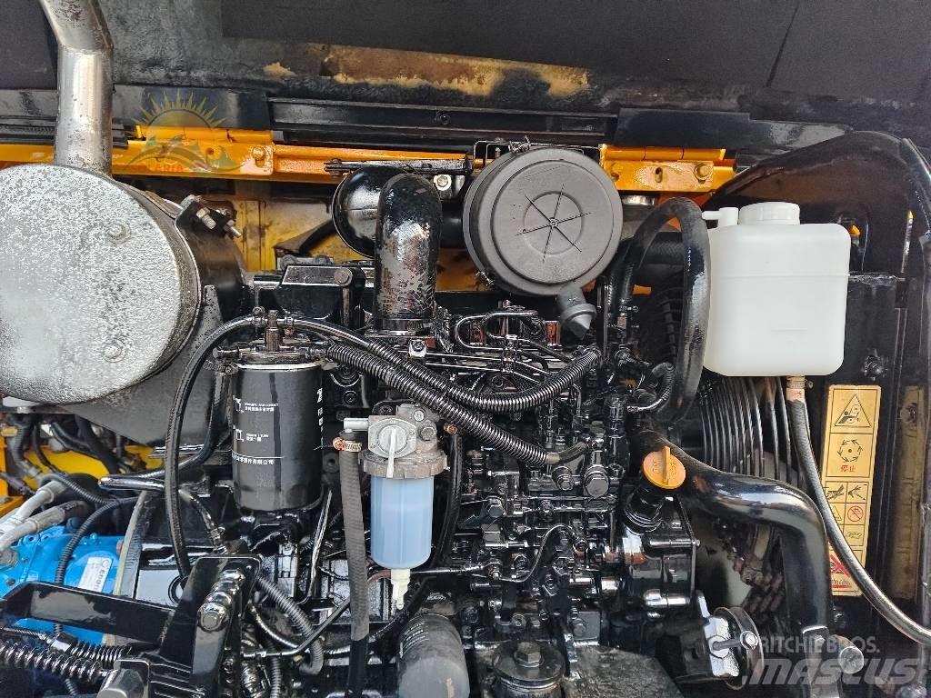 Hyundai R60W حفارات بعجل