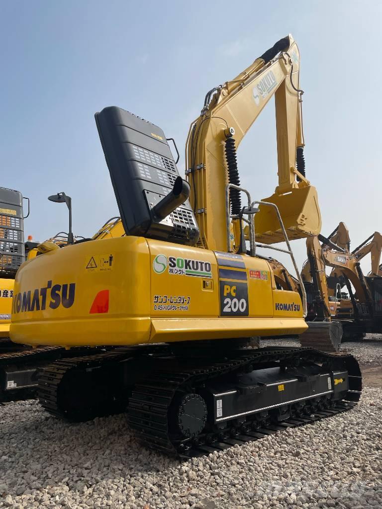 Komatsu PC 200 حفارات زحافة