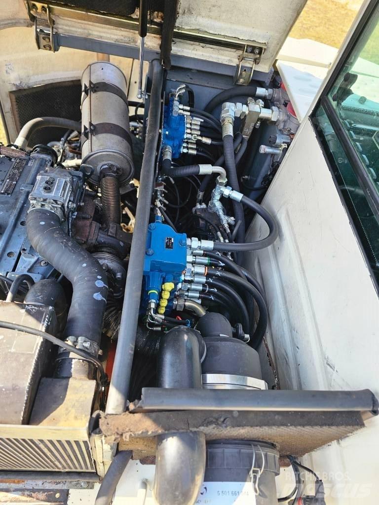 Terex TW 85 حفارات بعجل