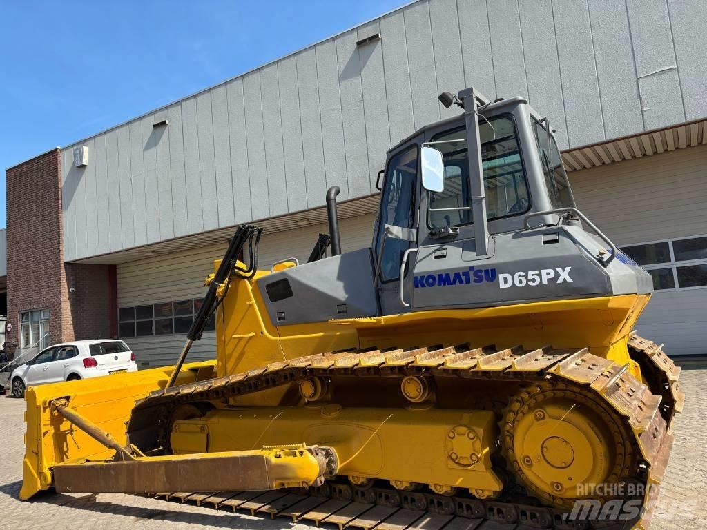 Komatsu D 65 PX-12 بلدوزرات مجنزرة