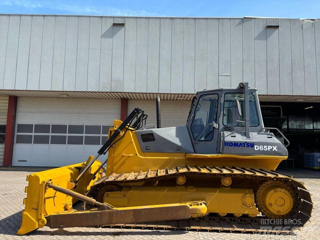 Komatsu D 65 PX-12 بلدوزرات مجنزرة