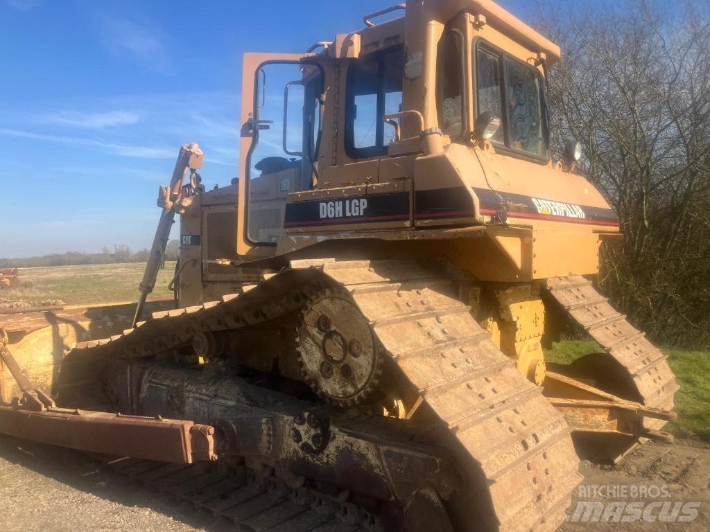 CAT D 6 H LGP II بلدوزرات مجنزرة