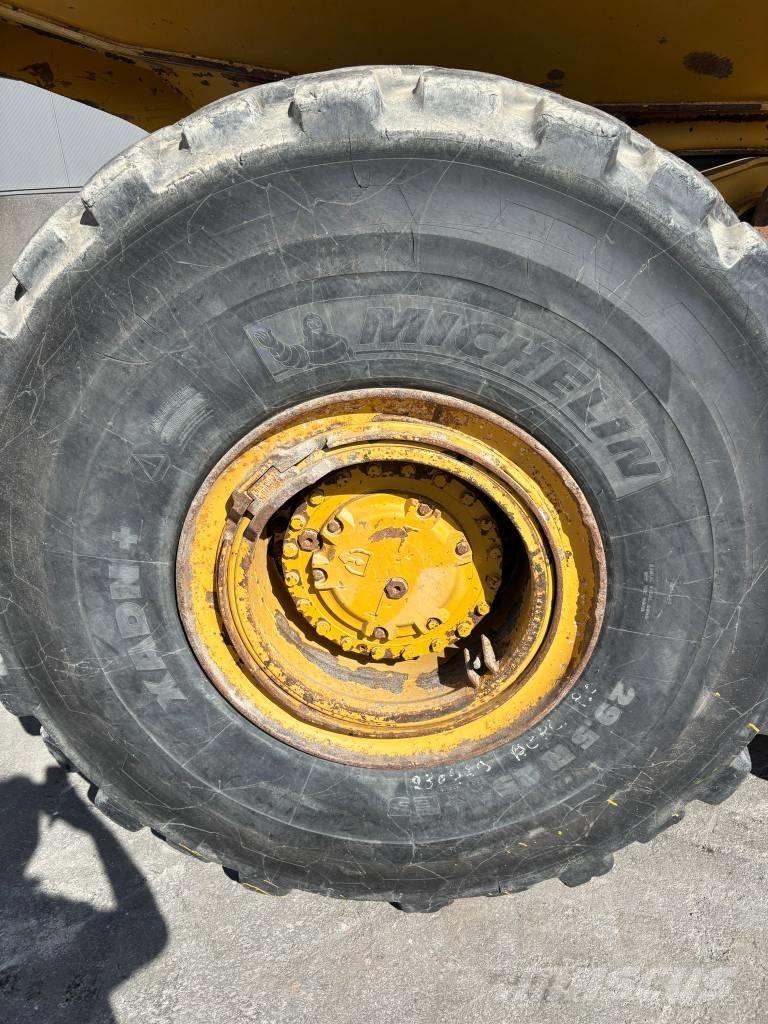 CAT 745 C ساحبات مفصلية