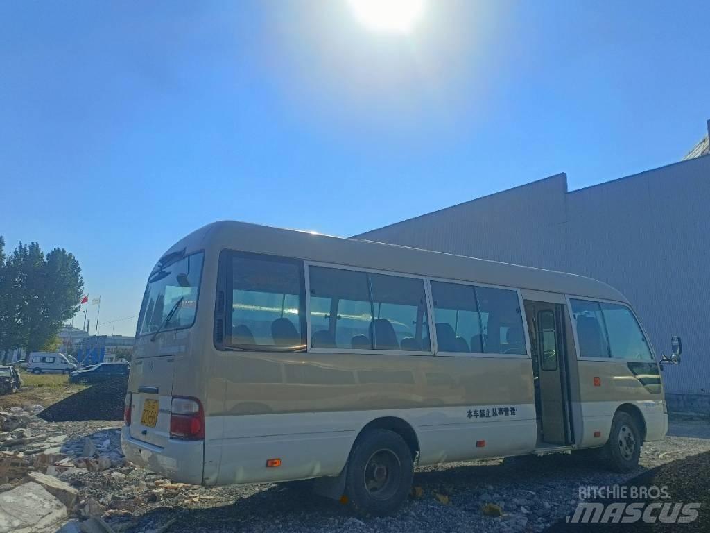 Toyota Coaster Bus حافلة صغيرة