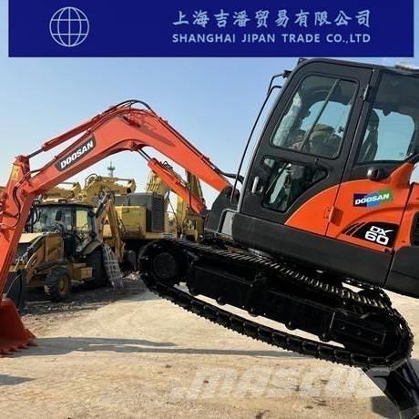 Doosan DX 60 حفارات زحافة