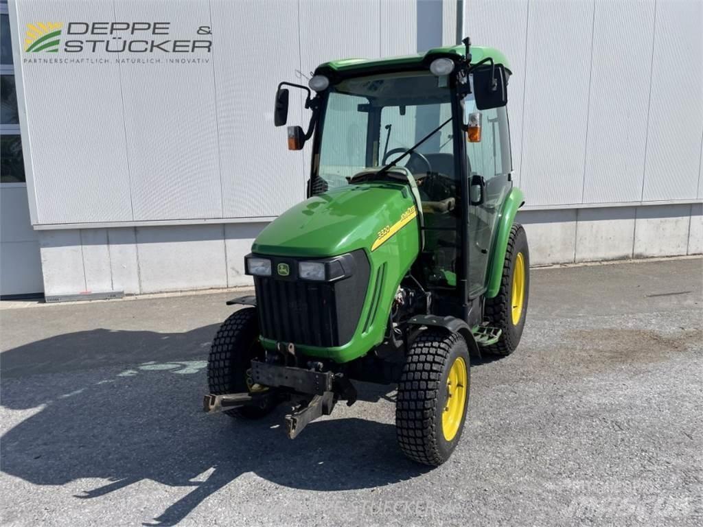 John Deere 3320 جرارات مدمجة