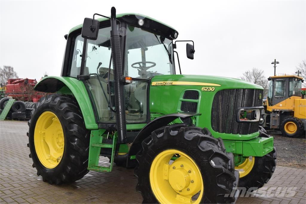 John Deere 6230 الجرارات