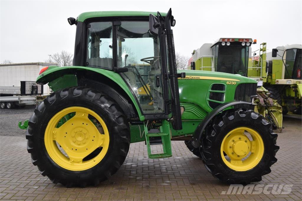 John Deere 6230 الجرارات