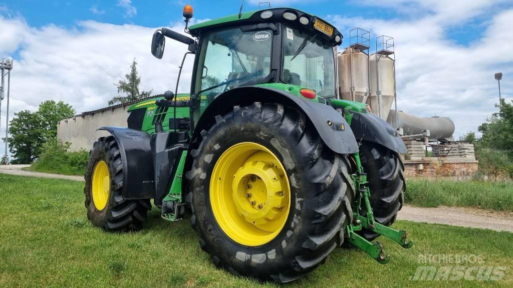 John Deere 6190 R الجرارات