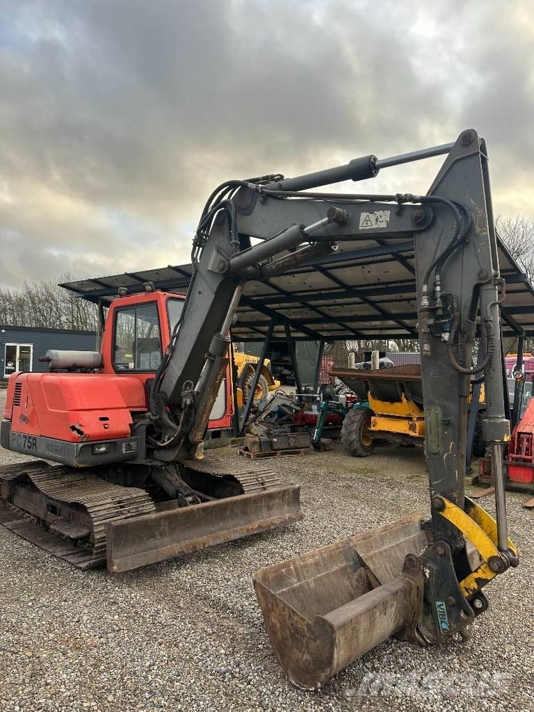 Komatsu PC 75 حفارات وسط 7 طن - 12 طن