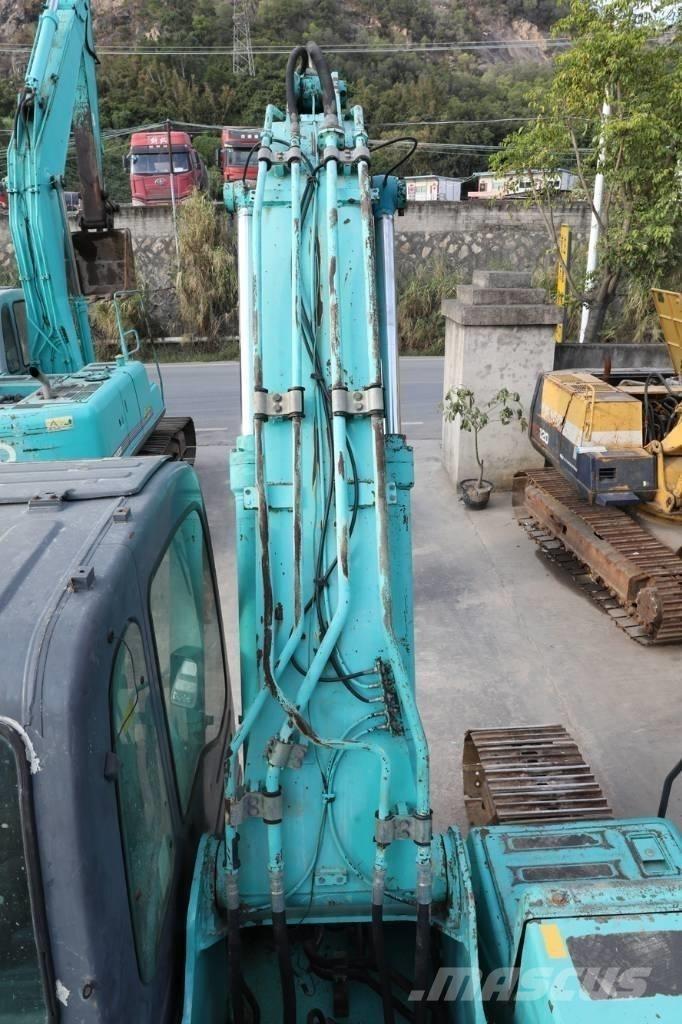 Kobelco SK 210-8 حفارات زحافة